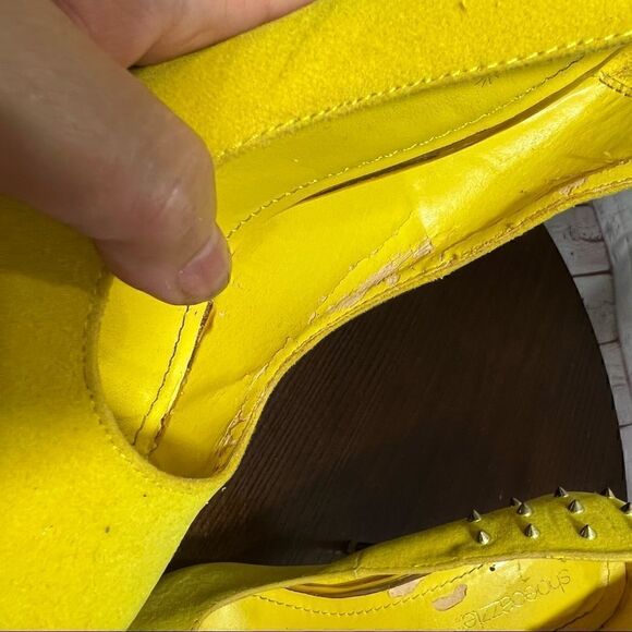 Shoe dazzle yellow suede like studded stiletto pumps GUC 8.5 - Picture 5 of 12